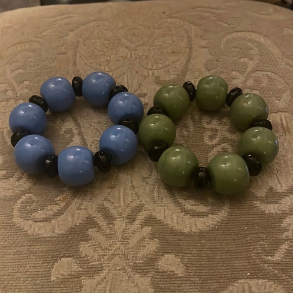 2 Bracelets - Picture 4 of 4